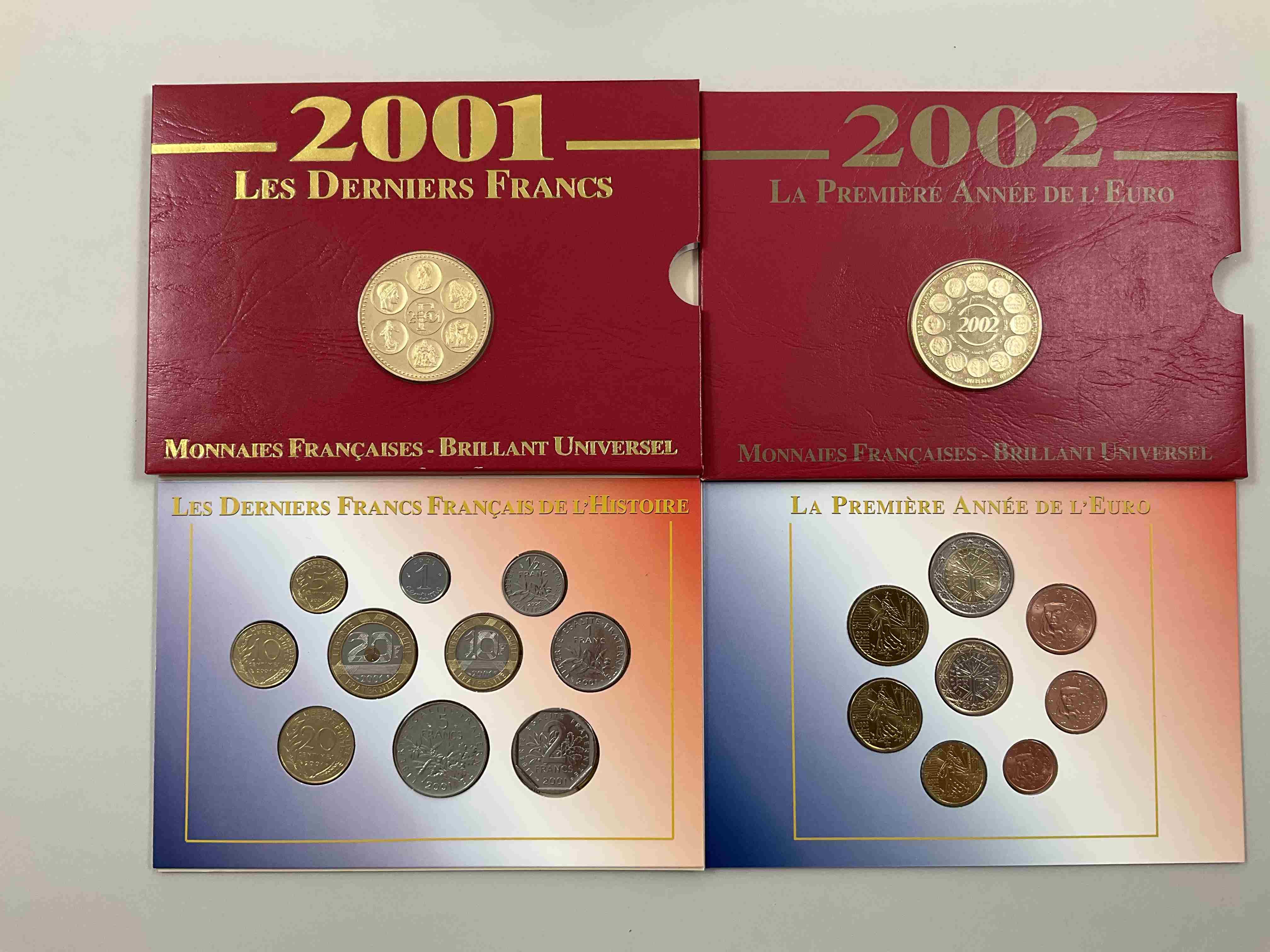 FRANCE, Ve République. DEUX COFFRETS BU du CFM :
- 2001,...