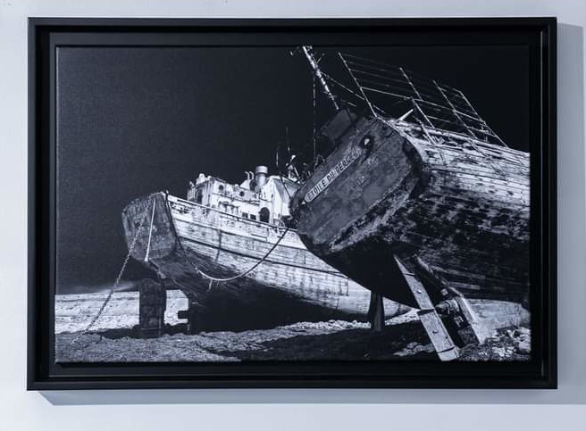 Maurice MADEC (XXIe)
"Cimetière marin de Camaret"
Tirage photographique sur toile. Caisse...