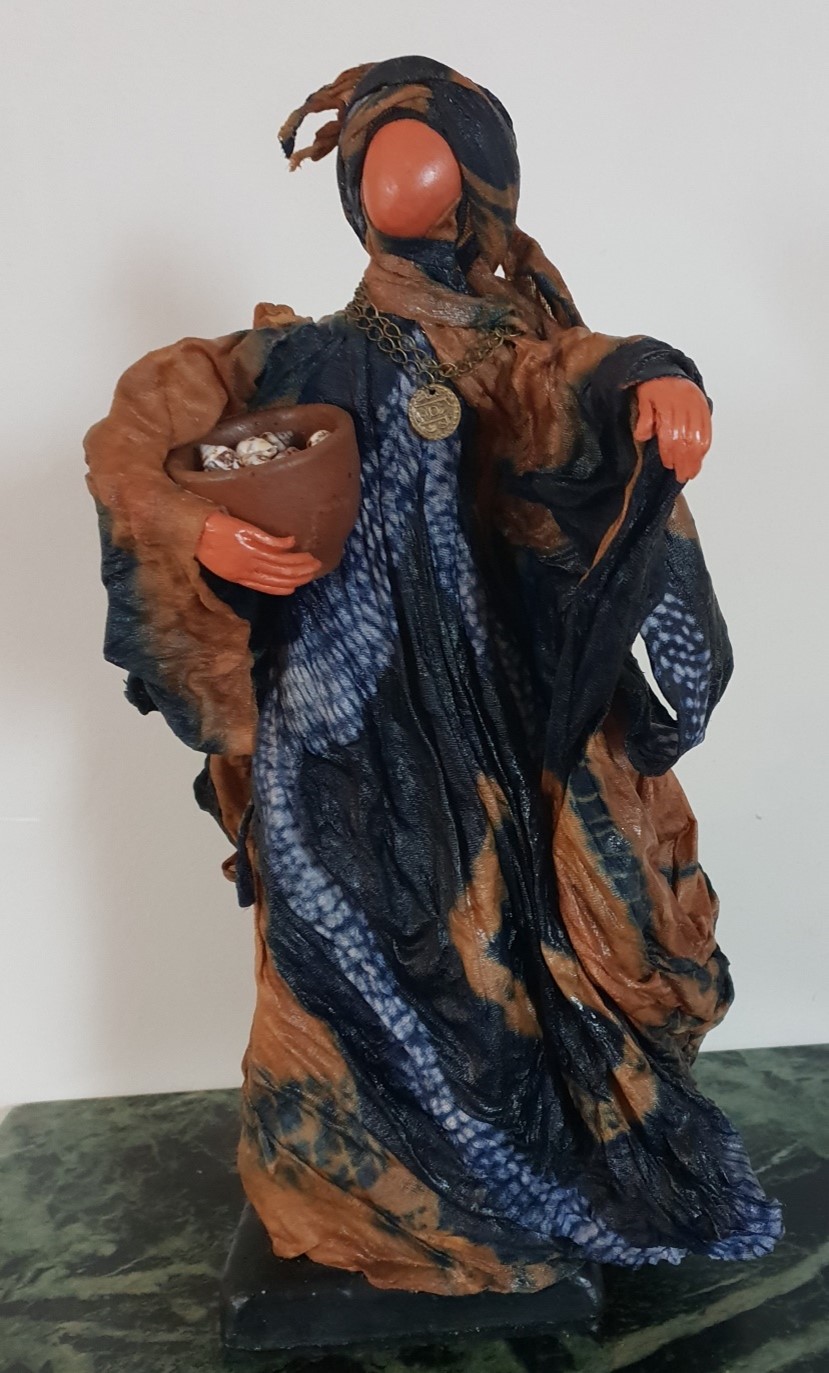 Catherine BELLOIR (XXIe)
"Marek"
Sculpture en voile de Mauritanie.
Hauteur : 37 cm.