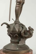 D'après Emmanuel FREMIET (Paris, 1824-1910)
Saint Michel terrassant le dragon.
Sujet en...