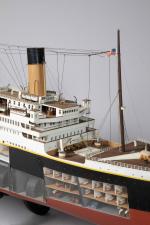 Importante MAQUETTE du paquebot RMS TITANIC (1912) en bois et...