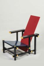 D'après Gerrit Thomas RIETVELD (1888-1964)
CHAISE "Red and Blue", créée en...