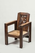 Joseph SAVINA (Douarnenez, 1901 - Tréguier, 1983).
Grand FAUTEUIL en chêne...