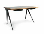 Jean PROUVE (Paris, 1901 - Nancy, 1984)
BUREAU plat "Compas"
Plateau de...