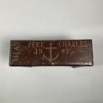 Petit BANC EN BOIS gravé " Père Charles 1907 GV...