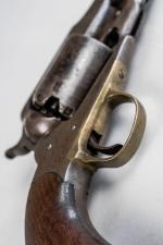 REVOLVER REMINGTON 1858 ARMY NEW MODEL, calibre 44. 
Belle patine...