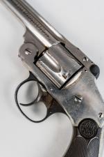 REVOLVER SMITH & WESSON Safety Calibre 38 CF. 
Finition nickelé...