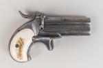 PISTOLET REMINGTON DERRINGER OVER UNDER 1er modèle. Il s'agit d'une...