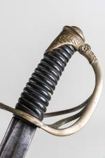 SABRE d'OFFICIER DE CAVALERIE légère modèle 1822. Garde en laiton...