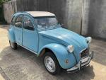 CITROEN  2CV, dite "dodoche", à robe bleu pétrel. Capot...