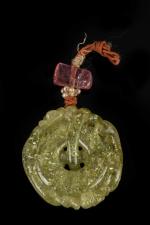 CHINE - Vers 1900PENDENTIF en citrine jaune, en forme de...