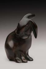 Edouard-Marcel SANDOZ (Bâle, 1881 - Lausanne, 1971)
Lapin assis, tête tournée,...