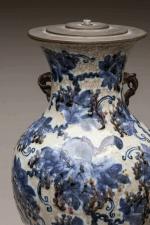 CHINE - Nankin, XIXème siècle
Paire de vases de forme balustre...